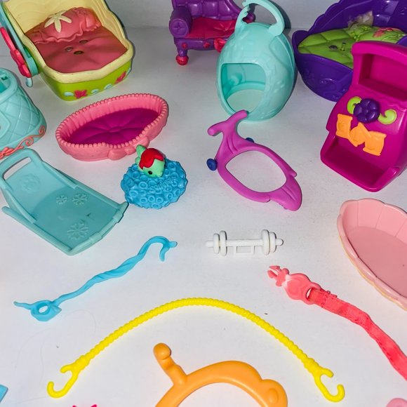 Littlest Pet Shop & Dollhouse Accessories Mixed Lot of 21 Pieces Kids Toys - Picture 7 of 11